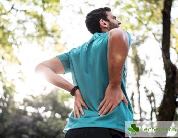 Ходене назад – как спира болките в коленете и кръста
