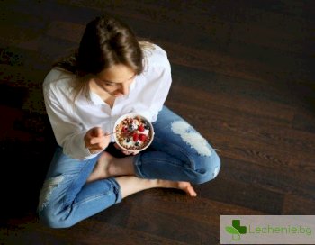 Хранене без столове и маси, направо на пода - топ 5 невероятни ползи за здравето
