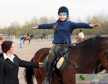 Хипотерапия - какви заболявания лекуват конете