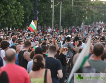 Борисов иска глоби за протестиращи, иначе пуска дискотеките и нощните барове